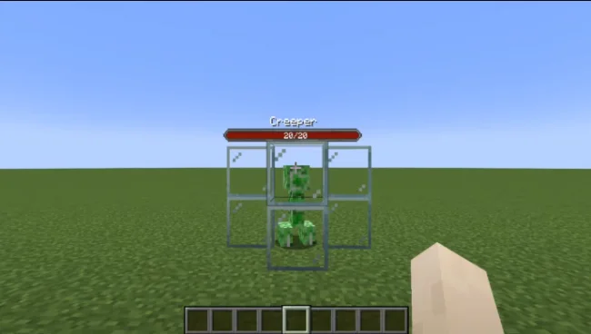 Информация о здоровье криппера из мода YDMs MobHealthBar