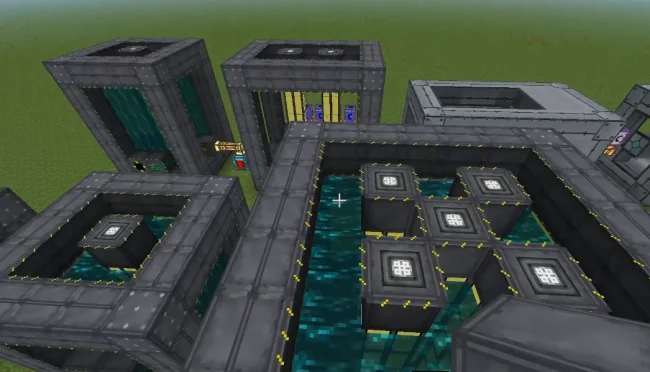 Огромный механизм из мода Bigger Reactors